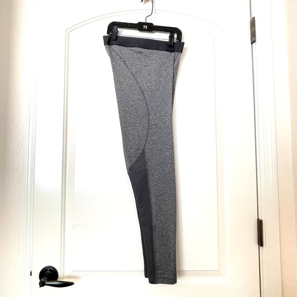New Nike Small Pro Gray Leggings Dri-Fit - Picture 2 of 9